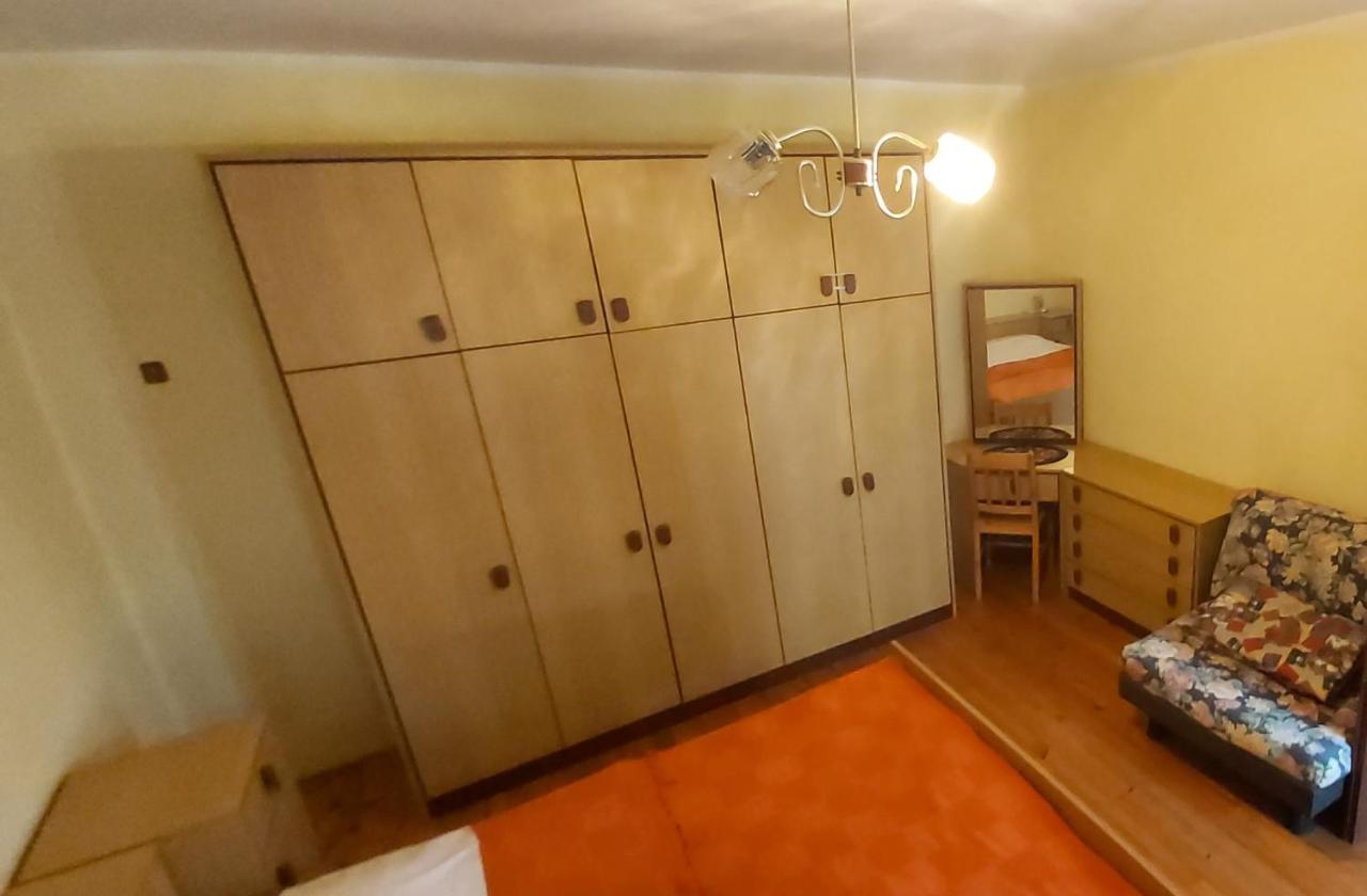 Apartmani Ana Karlobag Eksteriør bilde